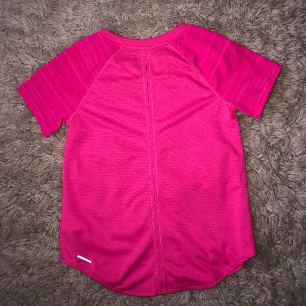 Child’s Reebok Workout shirt - Picture 2 of 3